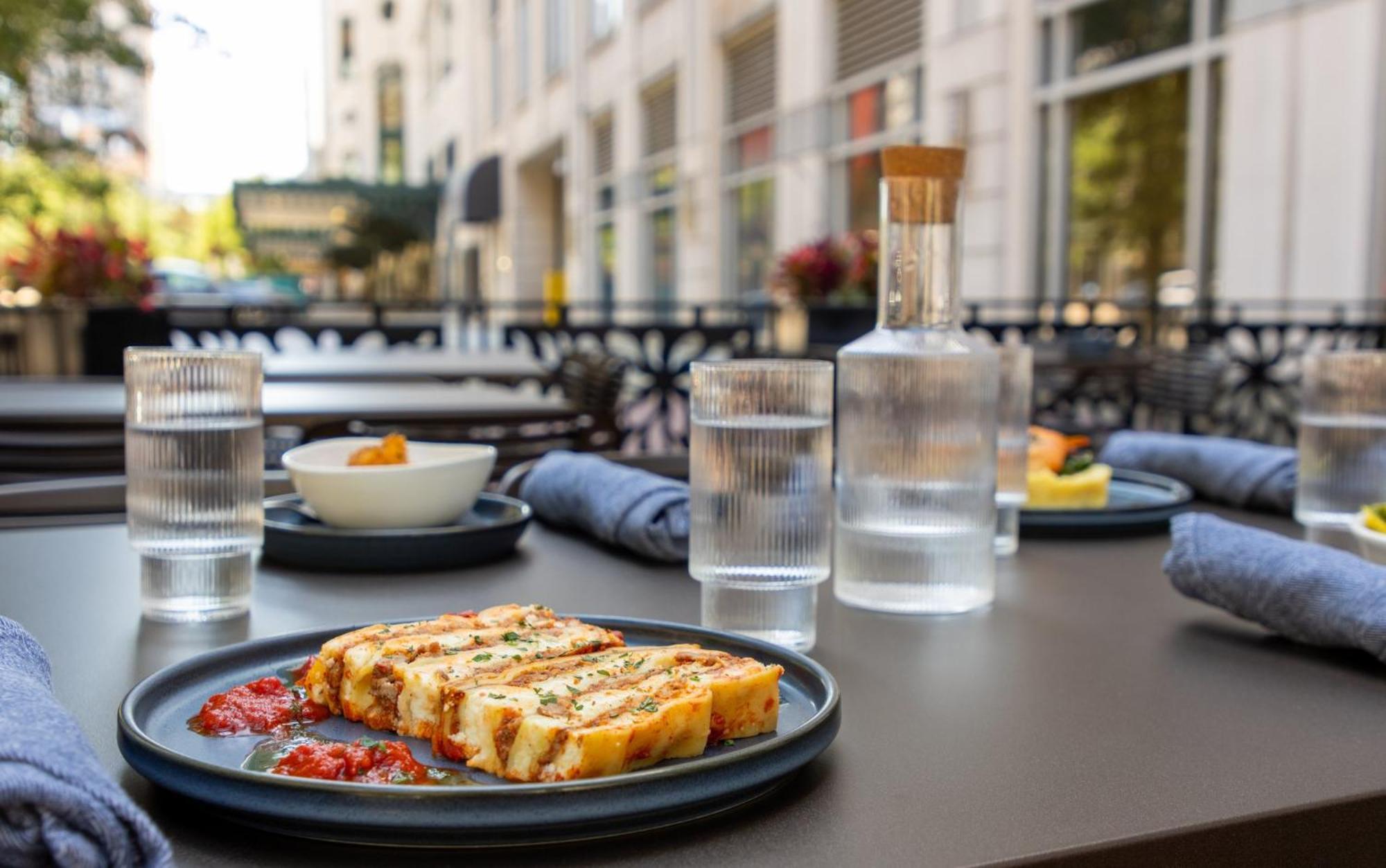 Crowne Plaza Cleveland At Playhouse Square By Ihg Hotell Exteriör bild