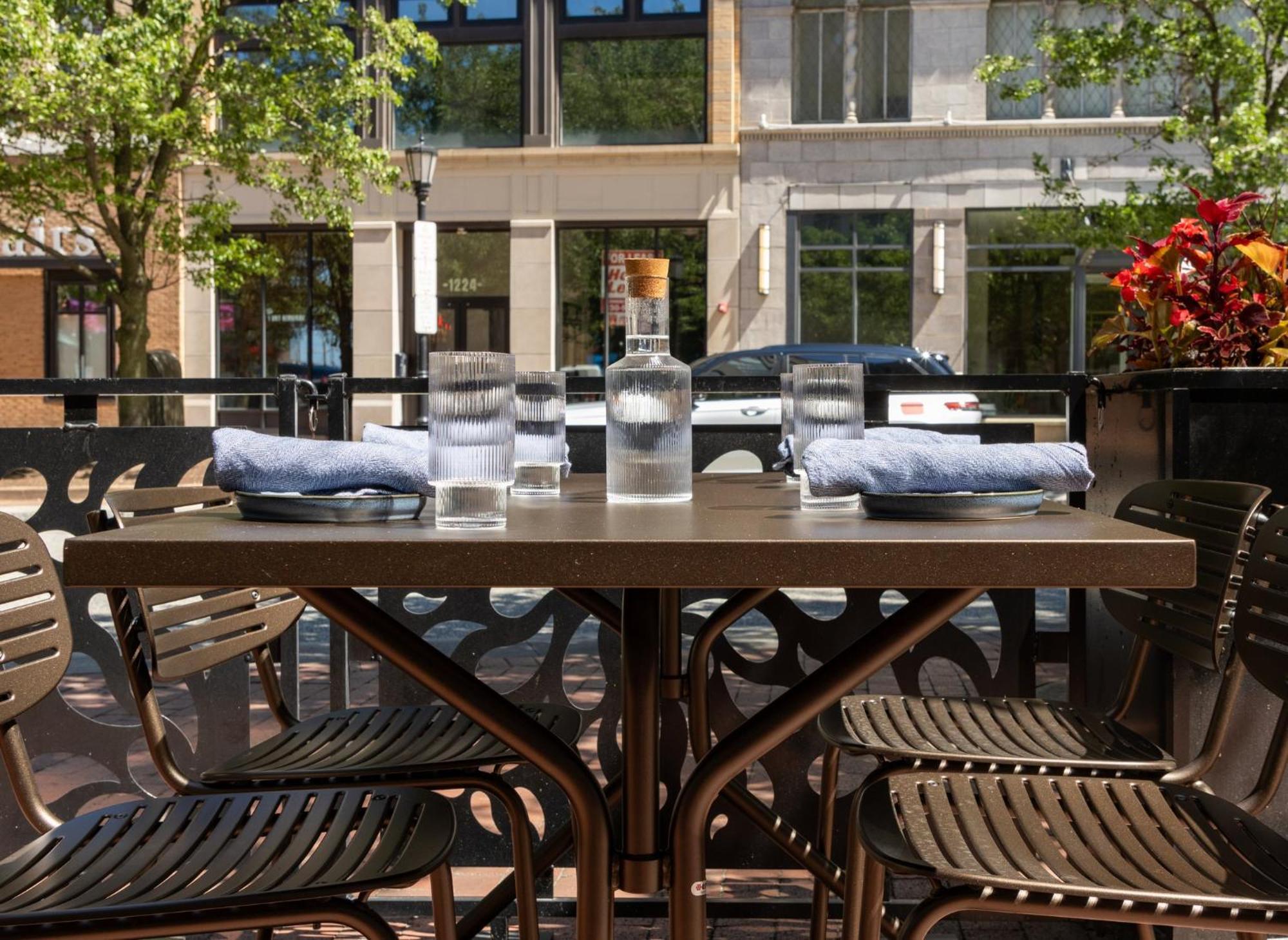 Crowne Plaza Cleveland At Playhouse Square By Ihg Hotell Exteriör bild