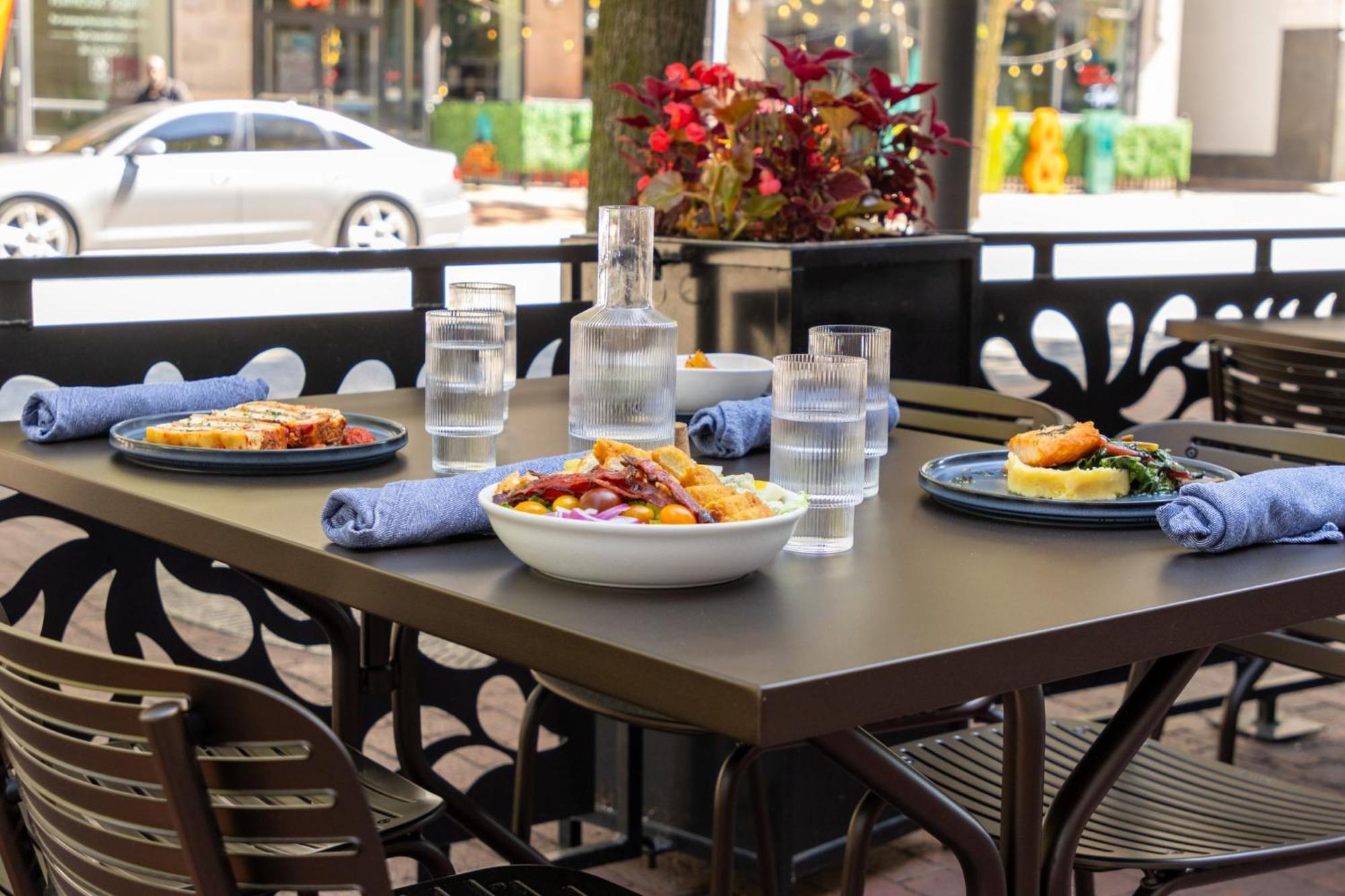 Crowne Plaza Cleveland At Playhouse Square By Ihg Hotell Exteriör bild
